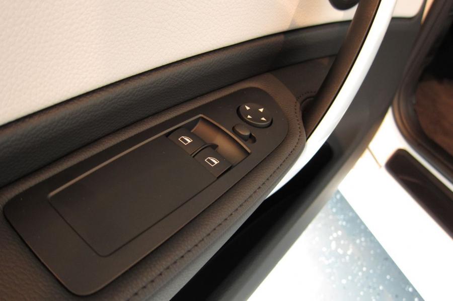  BMW ActiveE 2012 года  (фото 40 из 59)